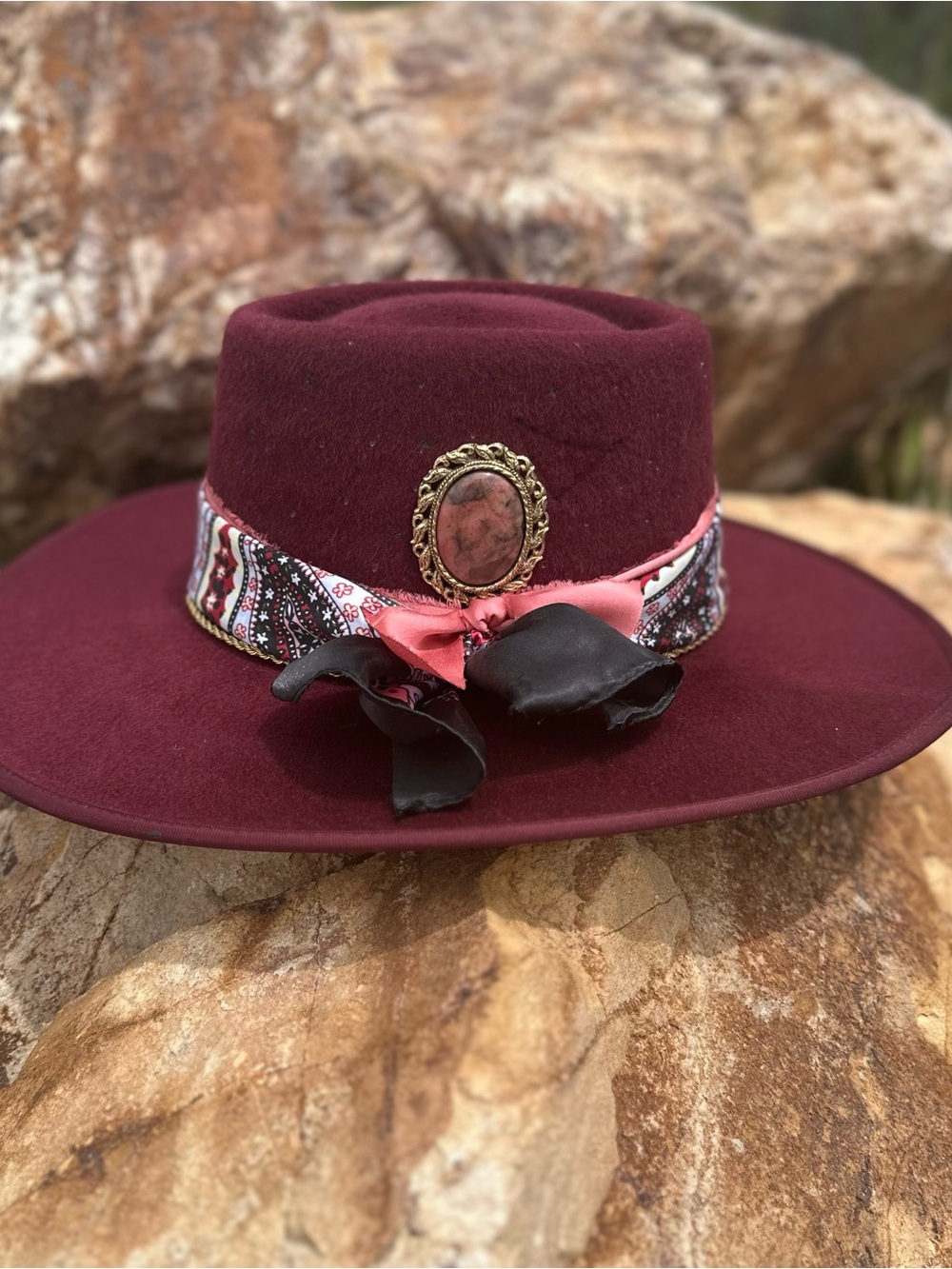 Written in the Stars Vintage Brooch Floppy Wool Burgundy red Hat